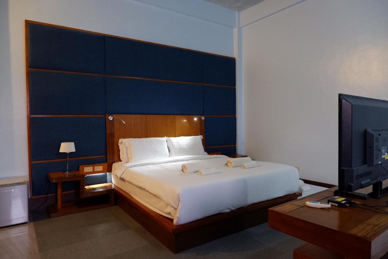 The Park - Silang Hotel ภายนอก รูปภาพ