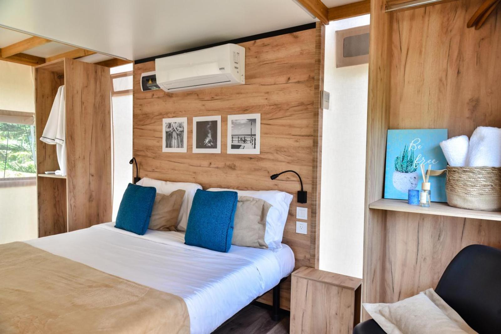 The Park - Silang Hotel ภายนอก รูปภาพ