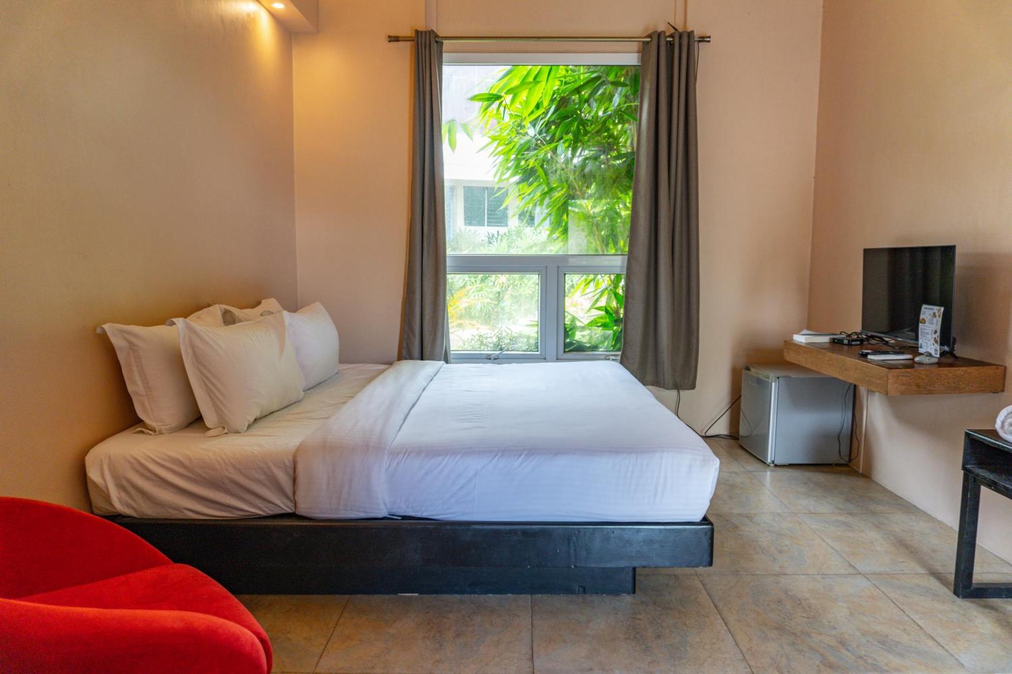 The Park - Silang Hotel ภายนอก รูปภาพ