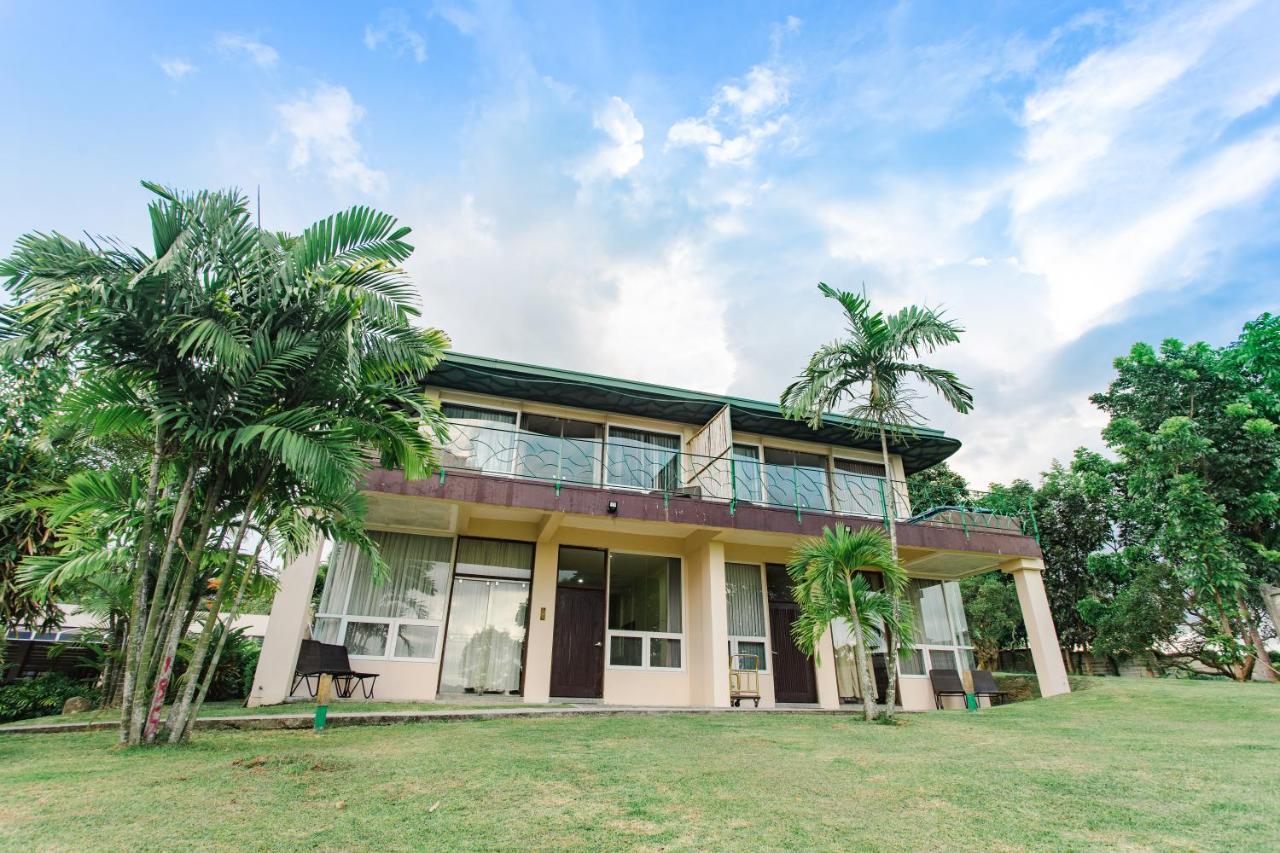 The Park - Silang Hotel ภายนอก รูปภาพ