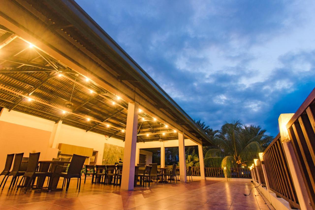 The Park - Silang Hotel ภายนอก รูปภาพ