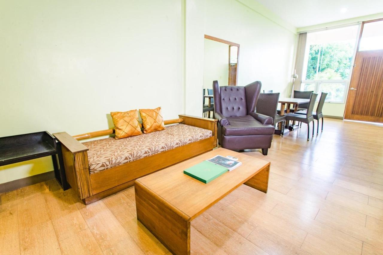 The Park - Silang Hotel ภายนอก รูปภาพ