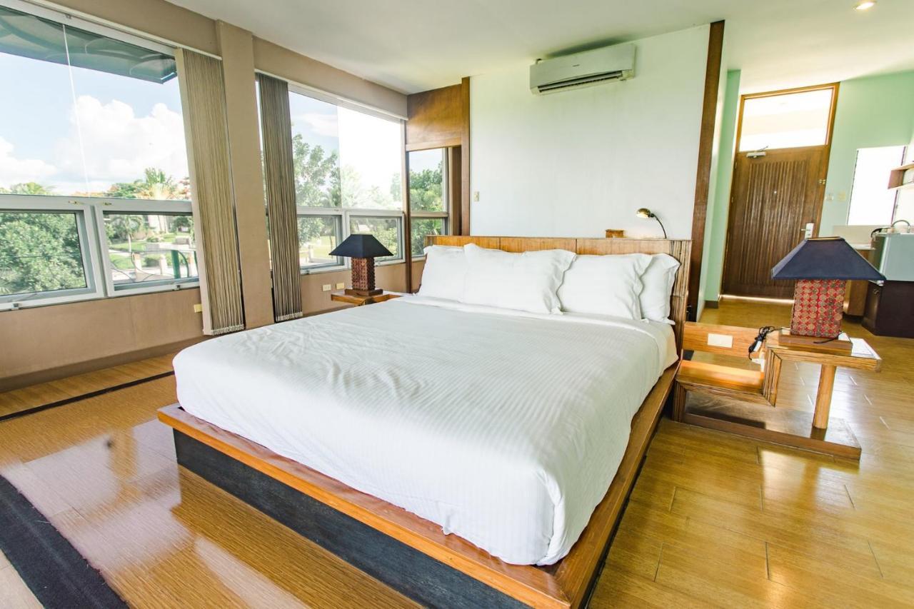 The Park - Silang Hotel ภายนอก รูปภาพ